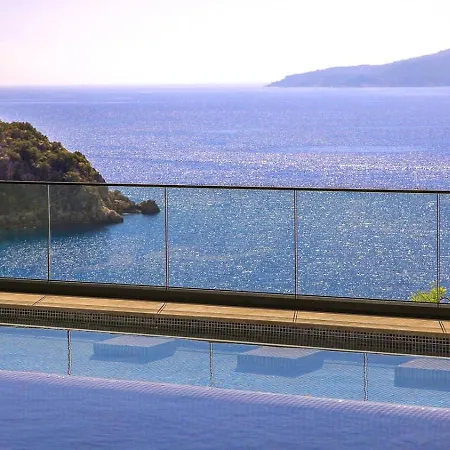 别墅 Luxury Seafront Within Walking Distance To The
