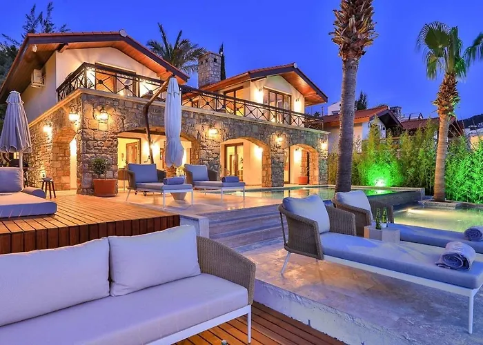 别墅 Luxury Seafront Within Walking Distance To The *