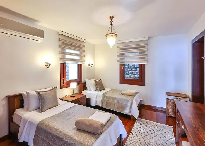 别墅 Luxury Seafront Within Walking Distance To The *