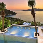 Luxury Seafront Within Walking Distance To The * Kalkan