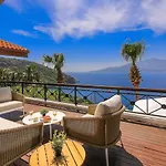 Luxury Seafront Within Walking Distance To The * Kalkan