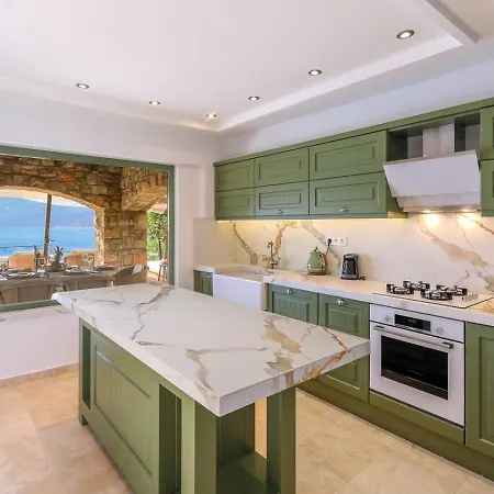 فيلة Luxury Seafront Within Walking Distance To The *