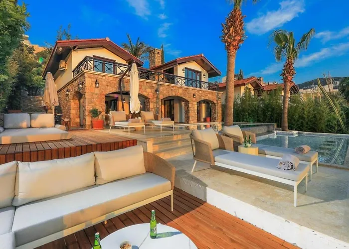Luxury Seafront Within Walking Distance To The Вилла Калкан